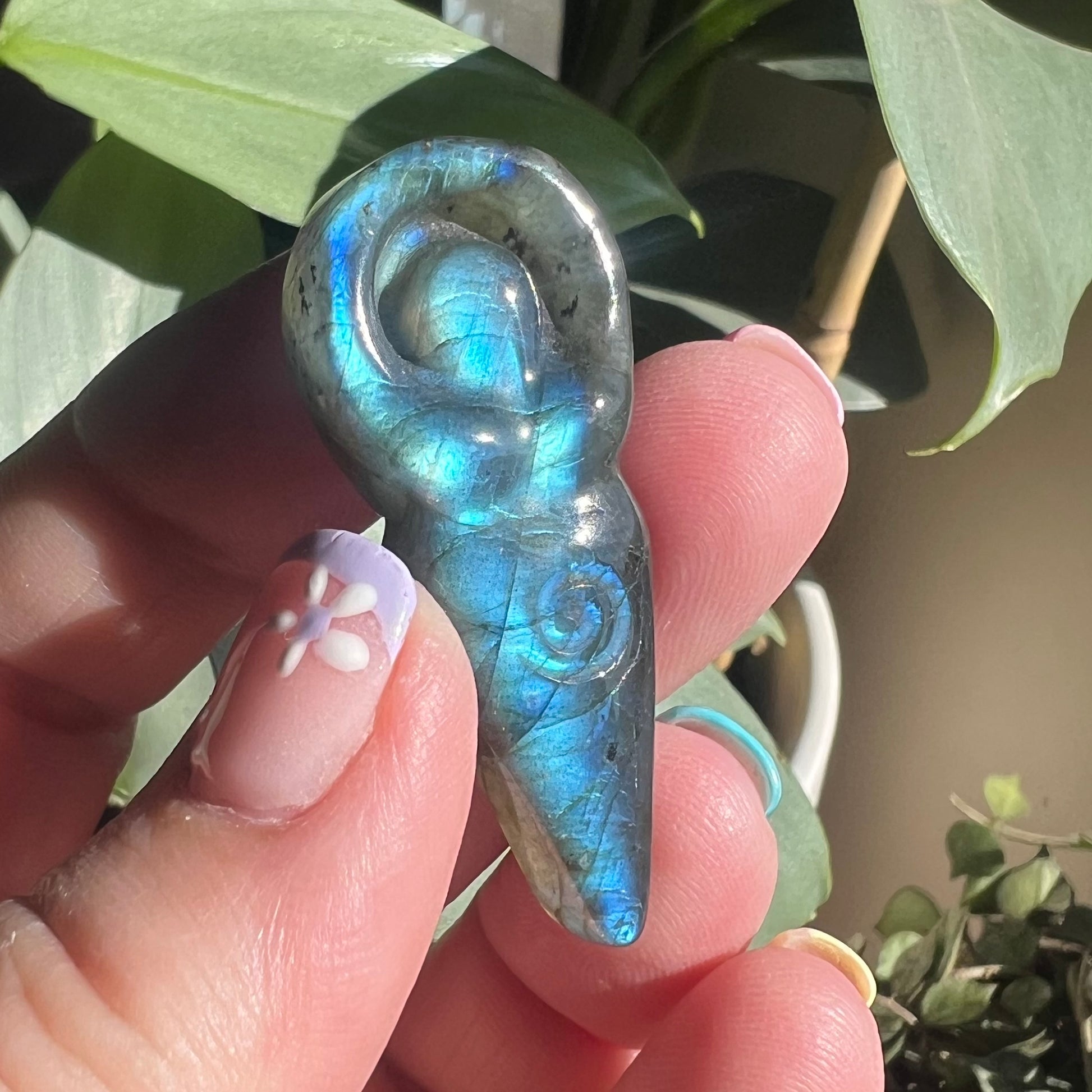 Spiral Labradorite Goddess - Sky Blue flash labradorite
