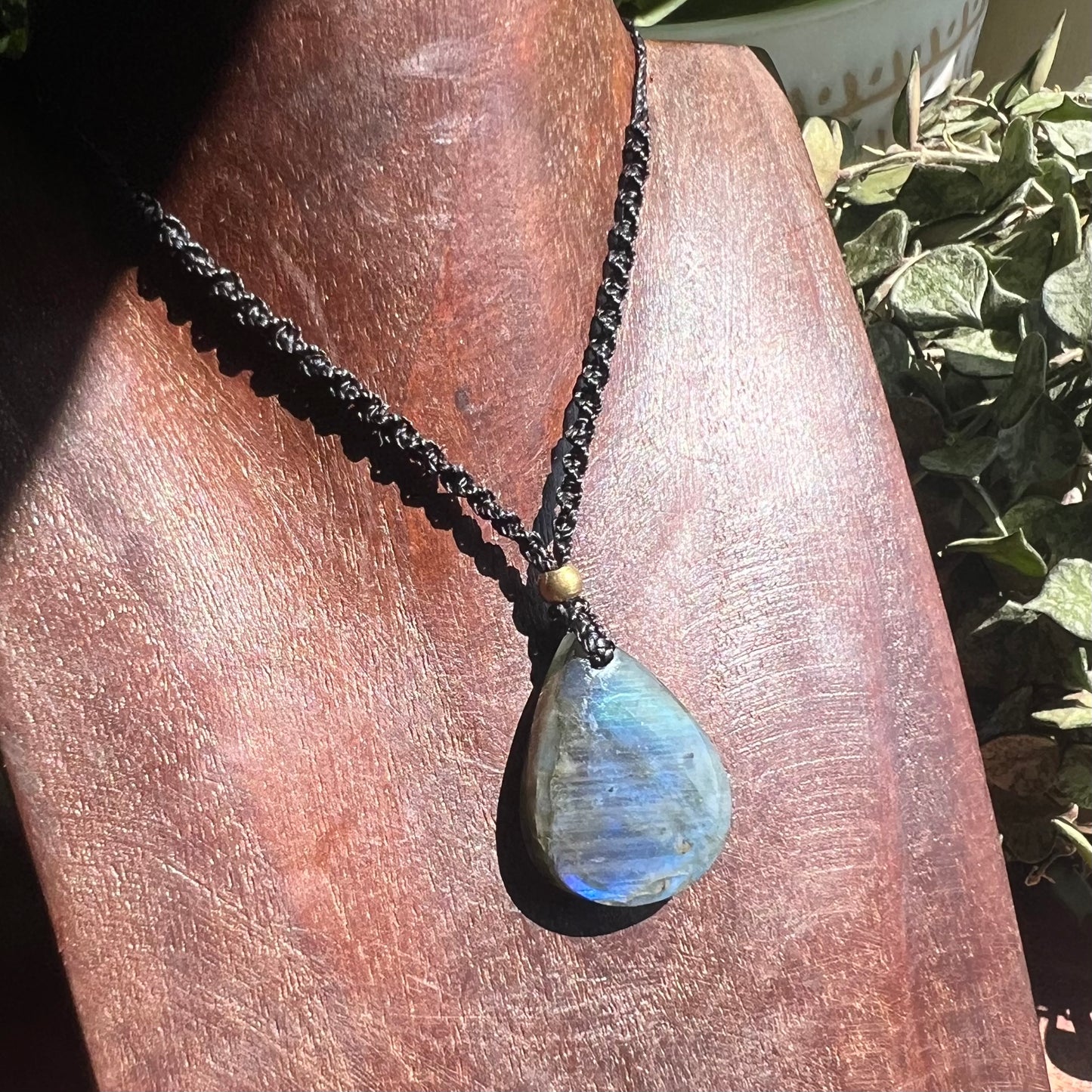 Blue Flash Labradorite Crystal Macrame Necklace