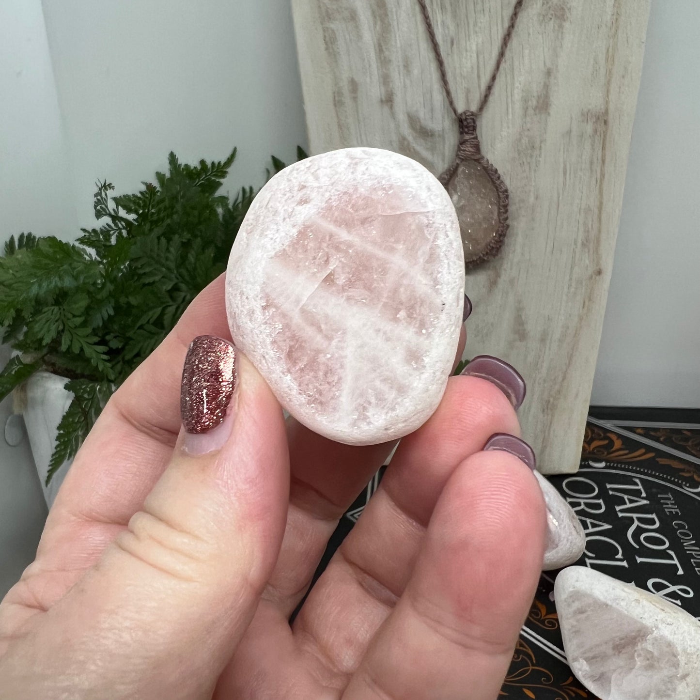 Seer Stone / Scrying Stone: ROSE QUARTZ