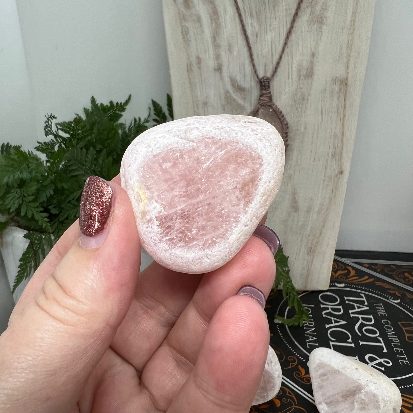 Seer Stone / Scrying Stone: ROSE QUARTZ
