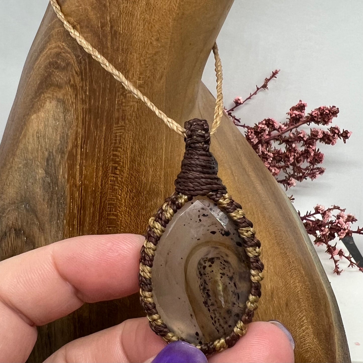 Calming faceted Montana Agate Crystal Macrame Necklace