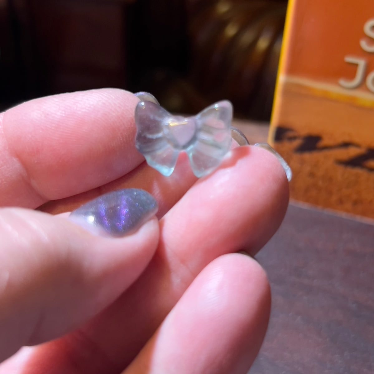 Mini Fluorite Carving: Ribbon Bow