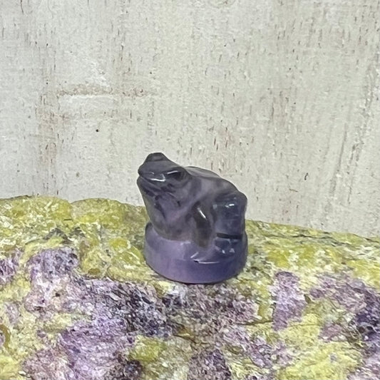 Mini Fluorite Carving: Purple Frog