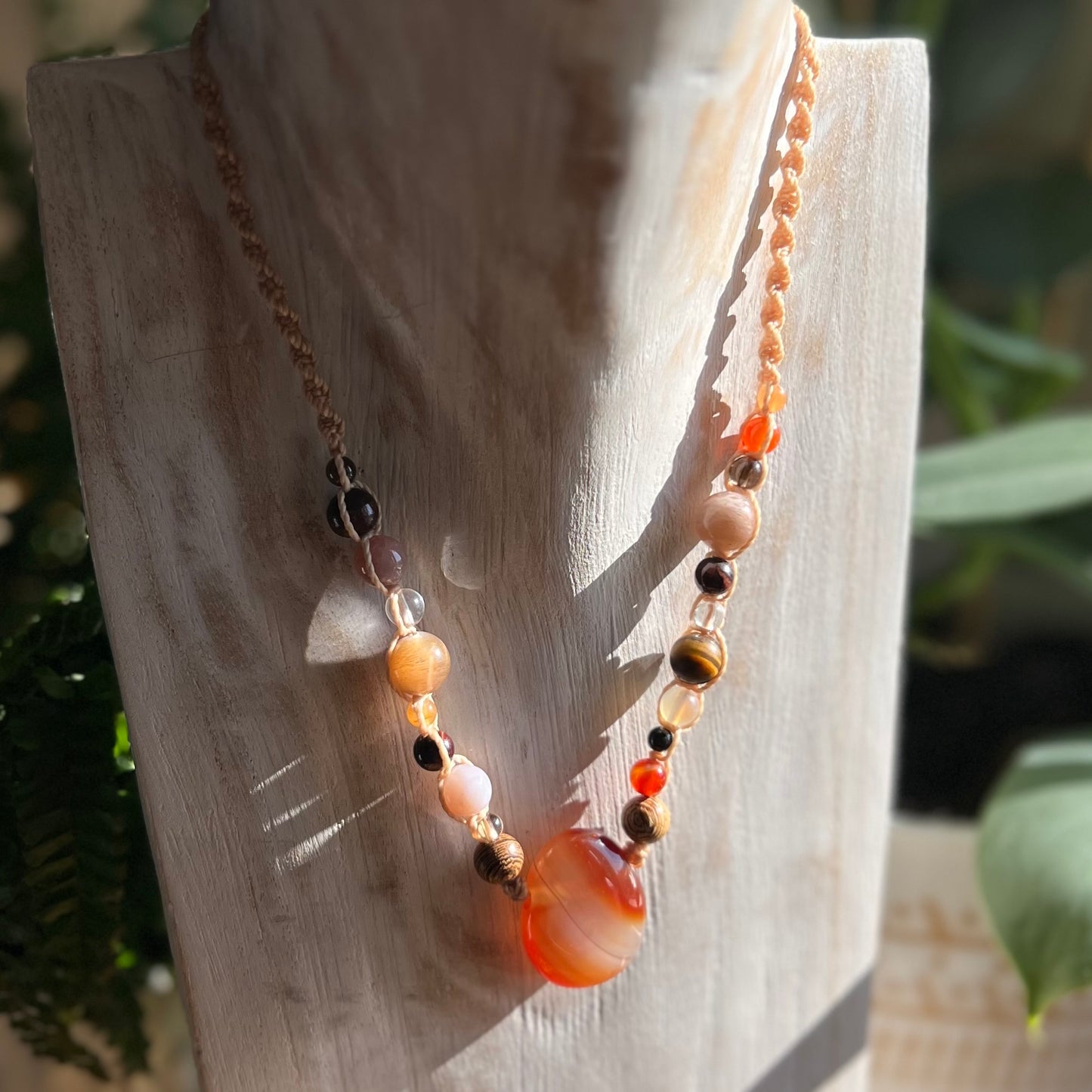 Carnelian & Sacral Eclectic Energy Macrame l Talisman