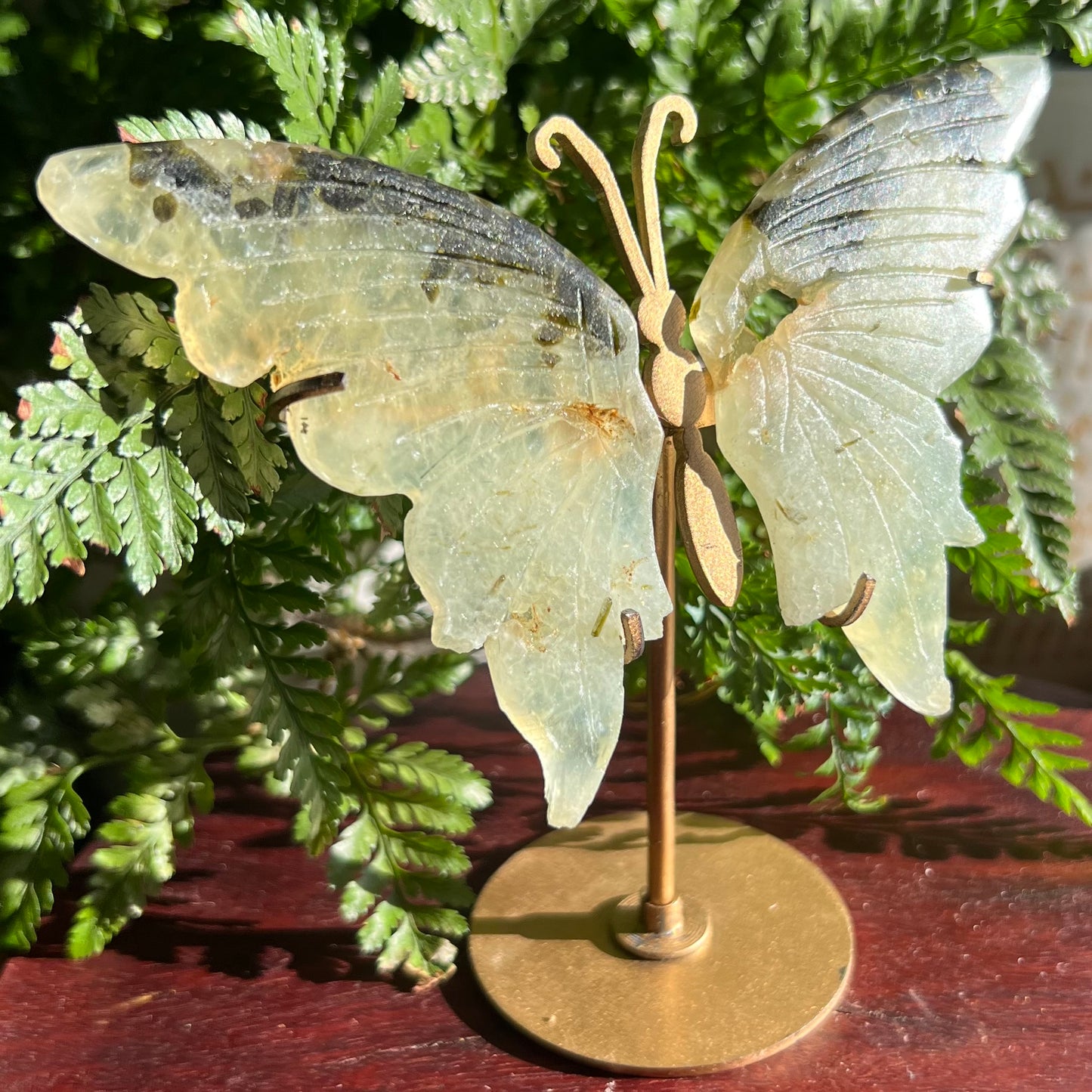 Prehnite Winged Butterfly Display (ii)