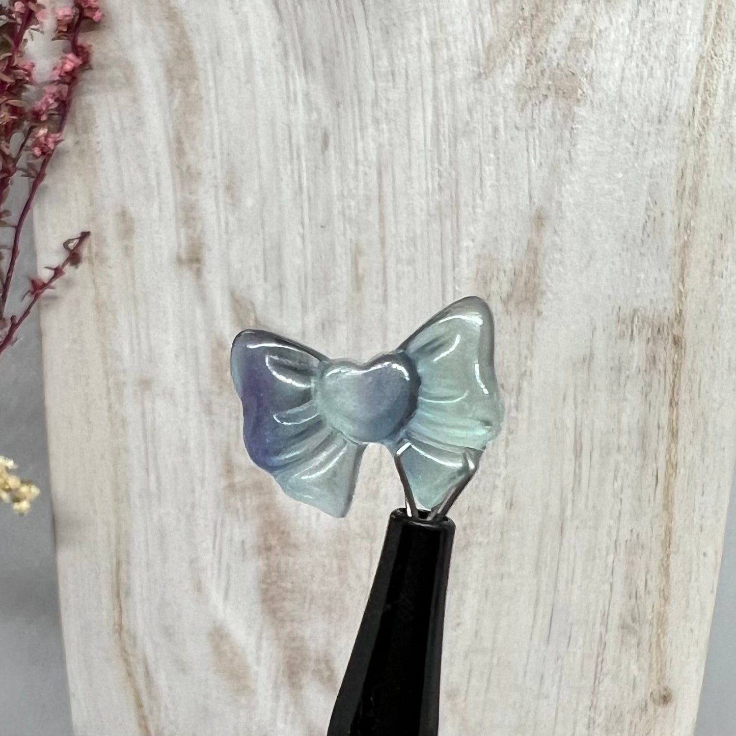 Mini Fluorite Carving: Ribbon Bow