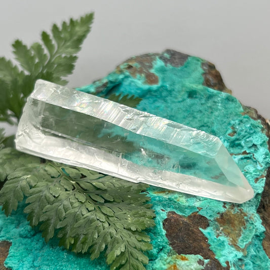 Lemurian Quartz Point - Stunning optical Starbrary glyphs