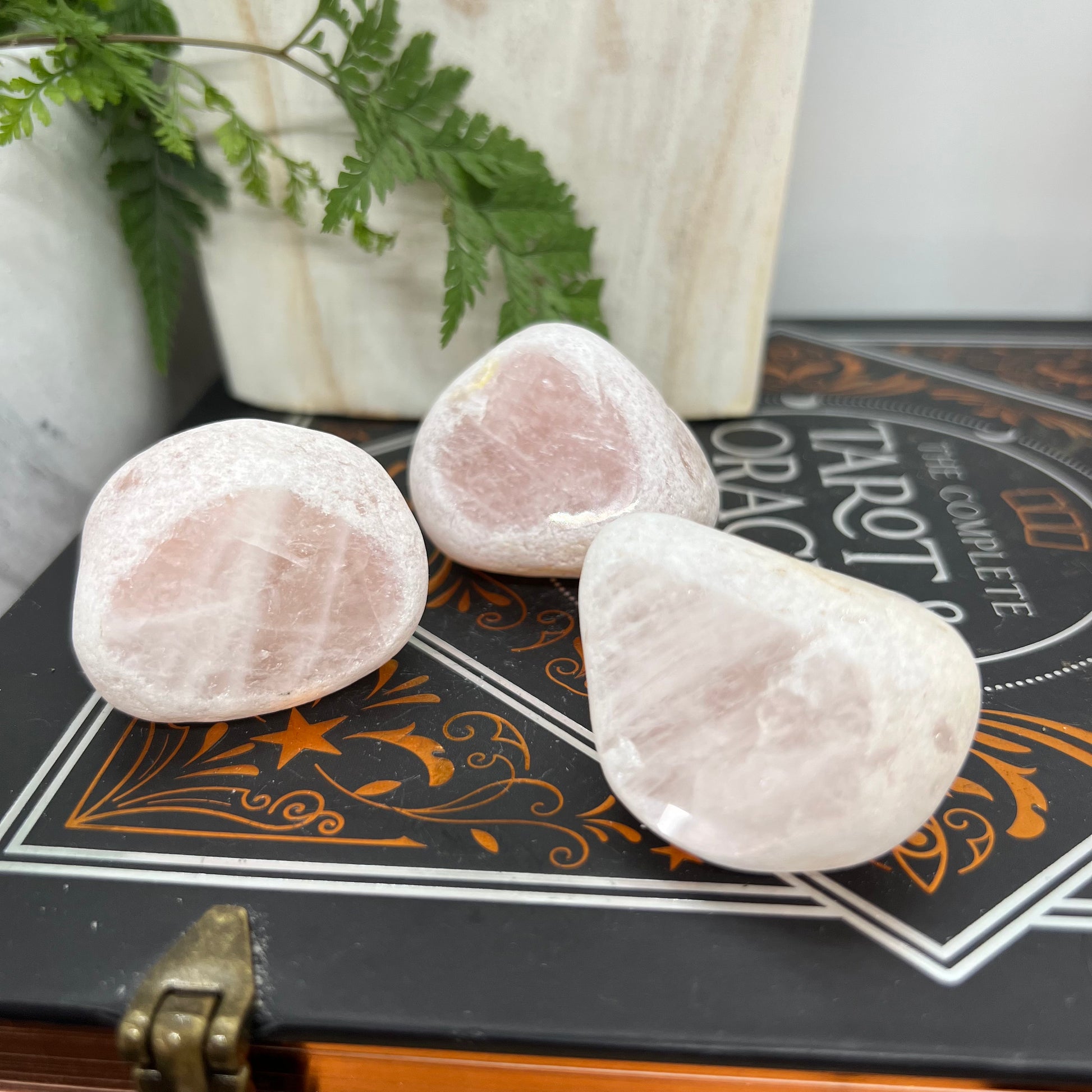 Skrying Stone Seer Stone / Scrying Stone: ROSE QUARTZ – Earth Energy Studio