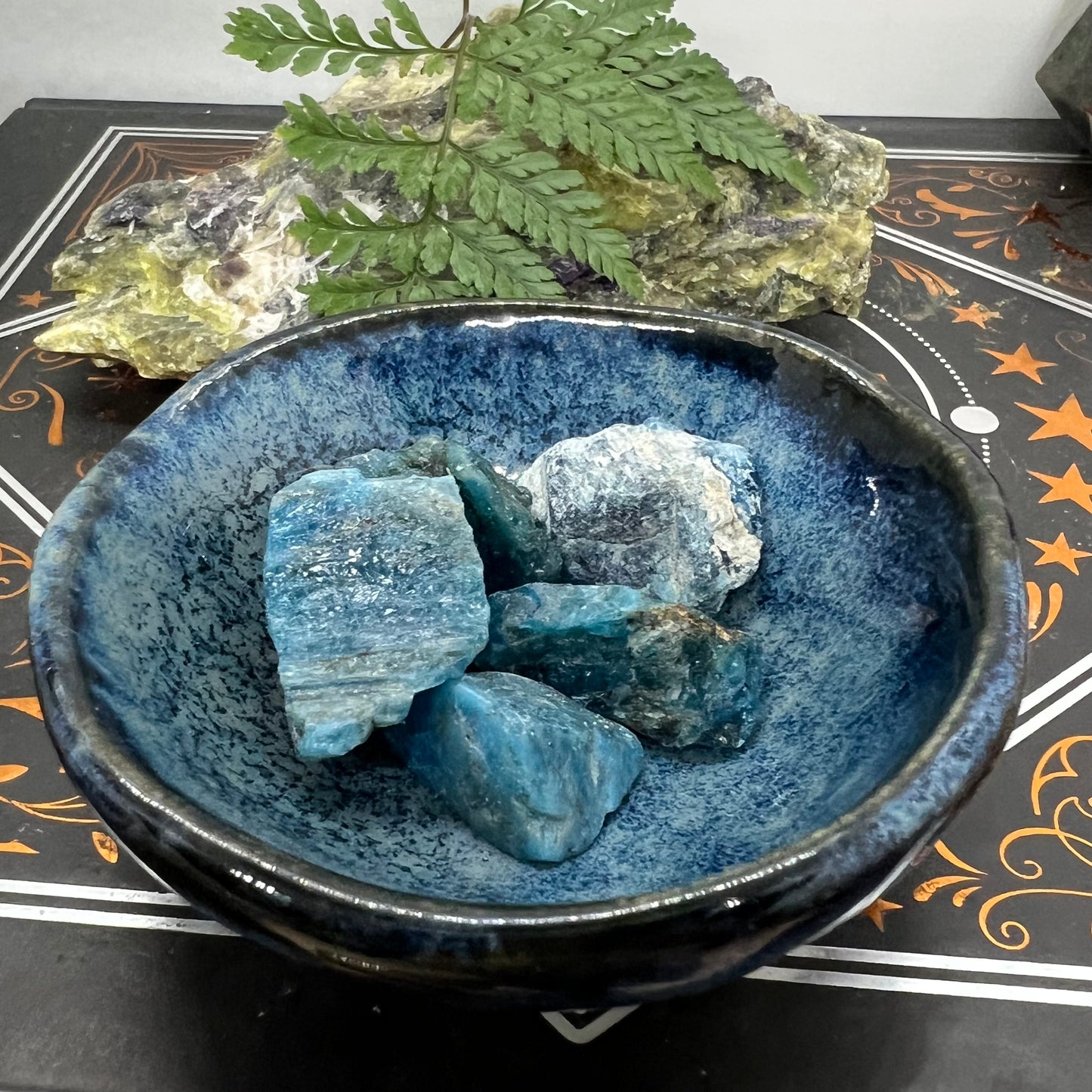 Apatite : Rough specimens